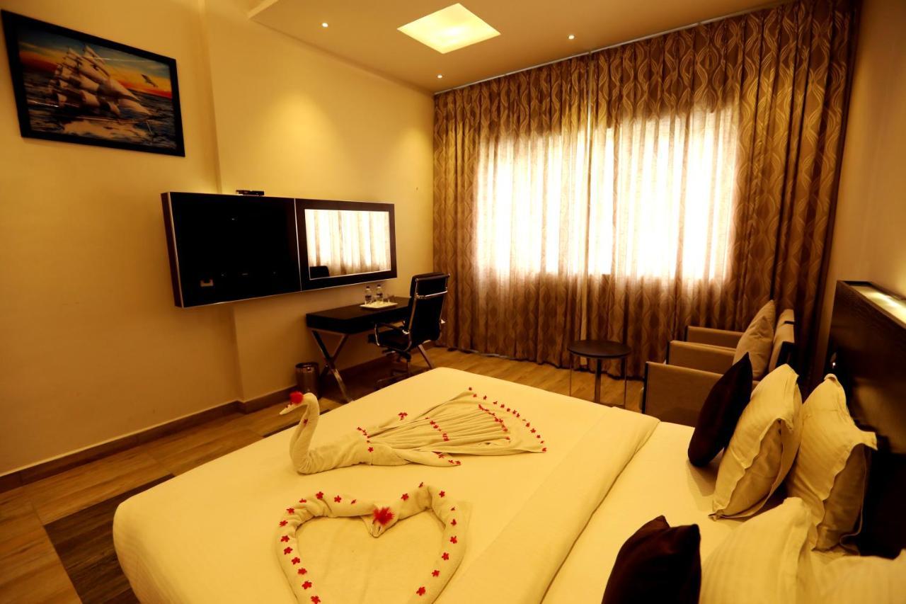 Hotel Queens Inn Velankanni Ngoại thất bức ảnh