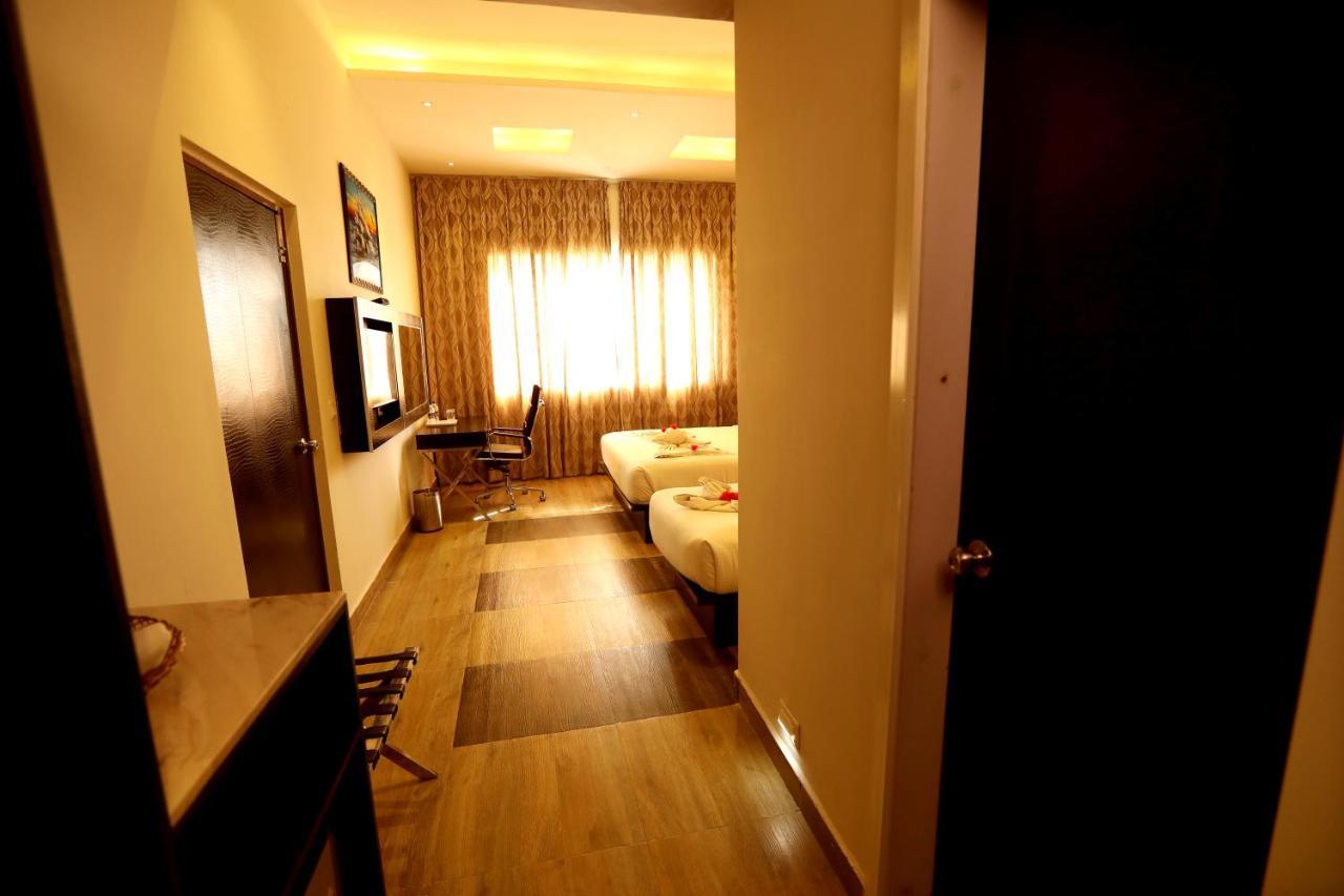 Hotel Queens Inn Velankanni Ngoại thất bức ảnh