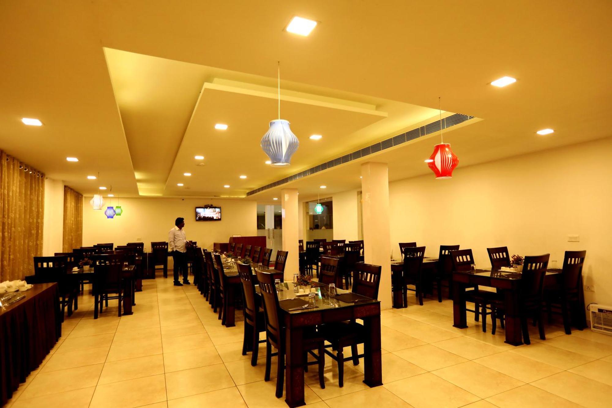 Hotel Queens Inn Velankanni Ngoại thất bức ảnh