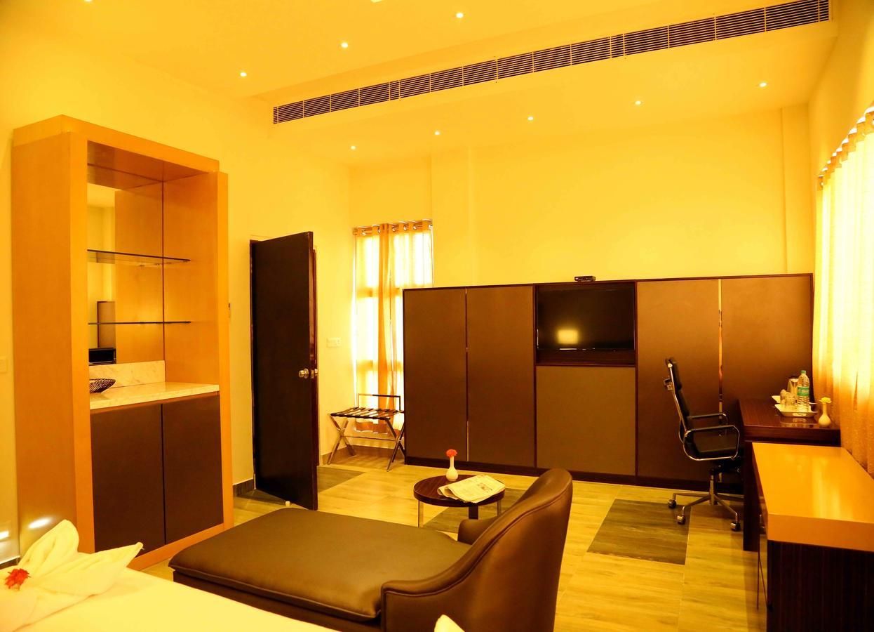 Hotel Queens Inn Velankanni Ngoại thất bức ảnh