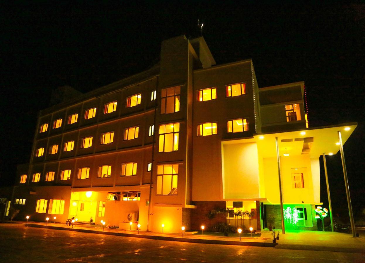 Hotel Queens Inn Velankanni Ngoại thất bức ảnh