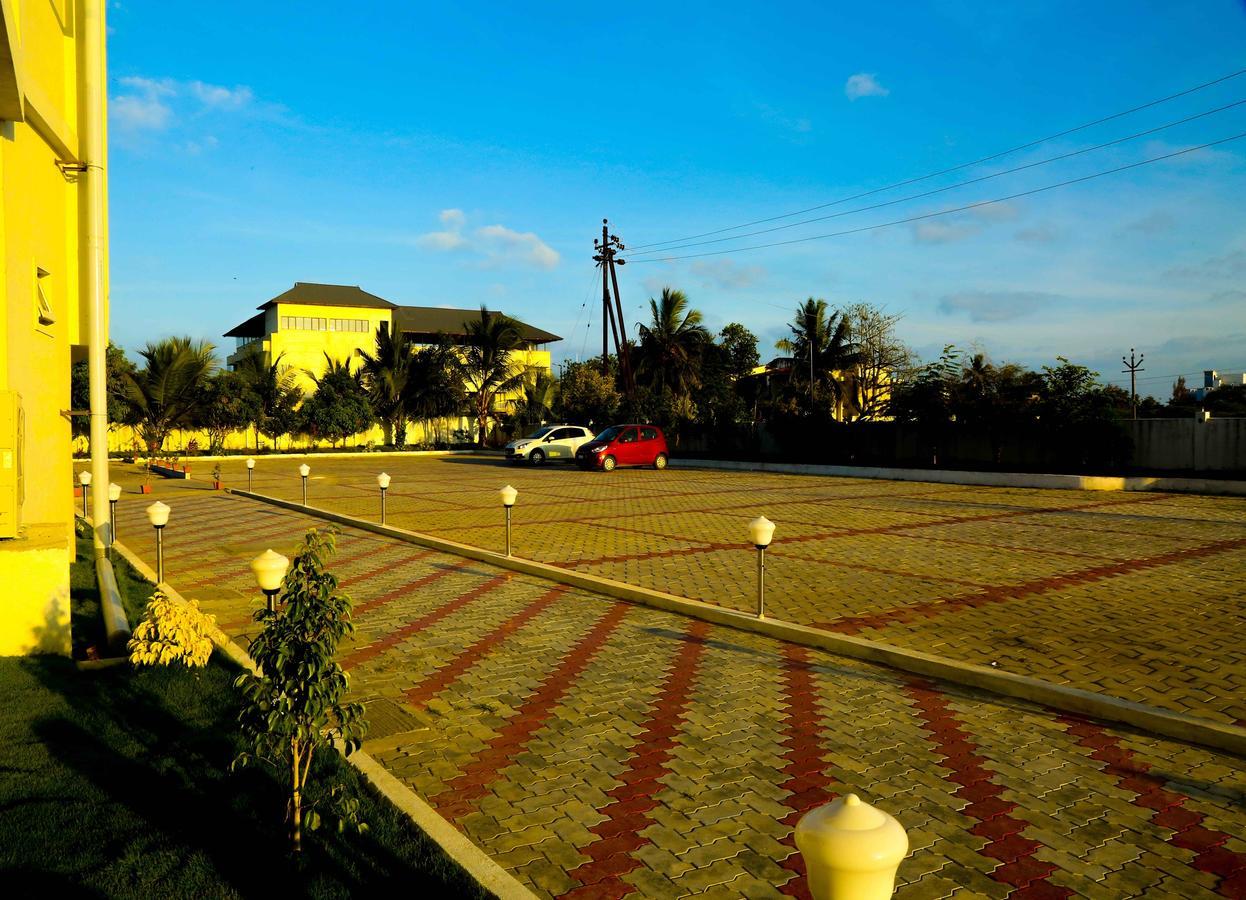 Hotel Queens Inn Velankanni Ngoại thất bức ảnh
